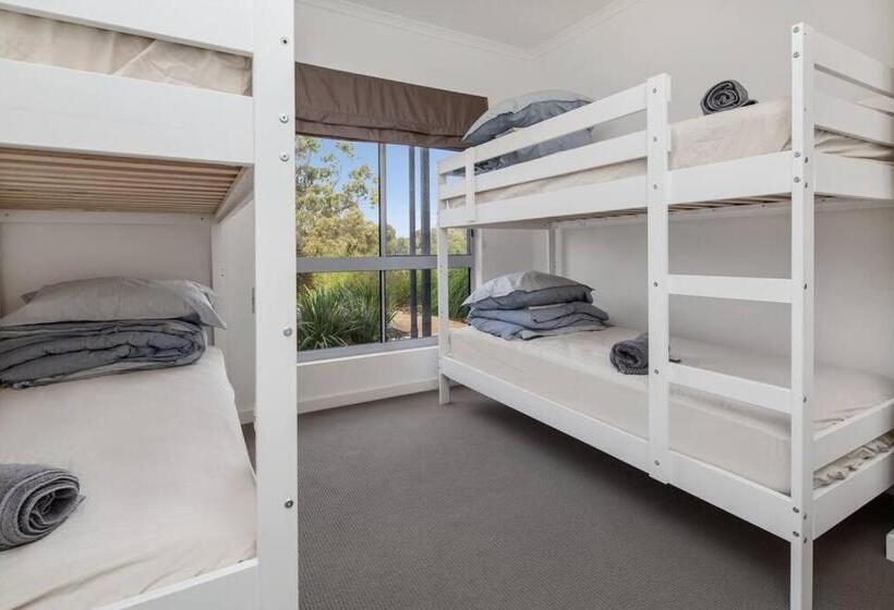 Jo S Sanctuary  4 Bdrms Sleeps 10 Beach & Scrub