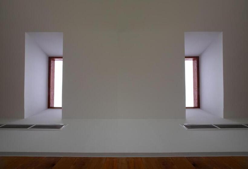 Nutnicha River House