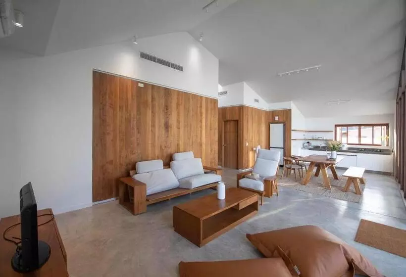 Nutnicha River House