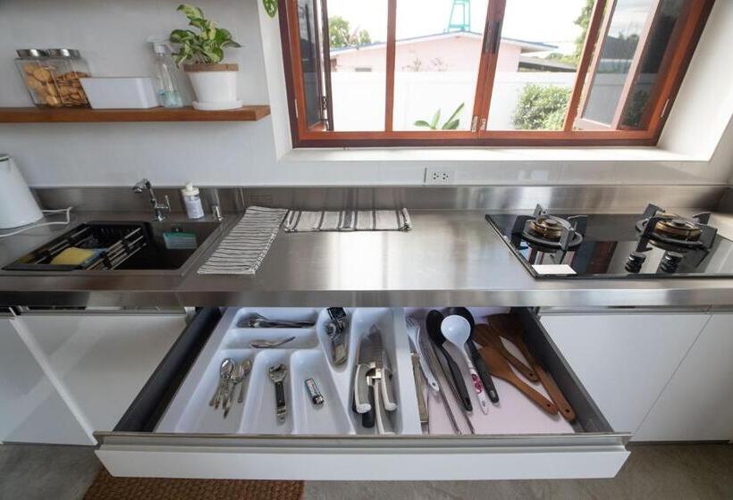 Nutnicha River House