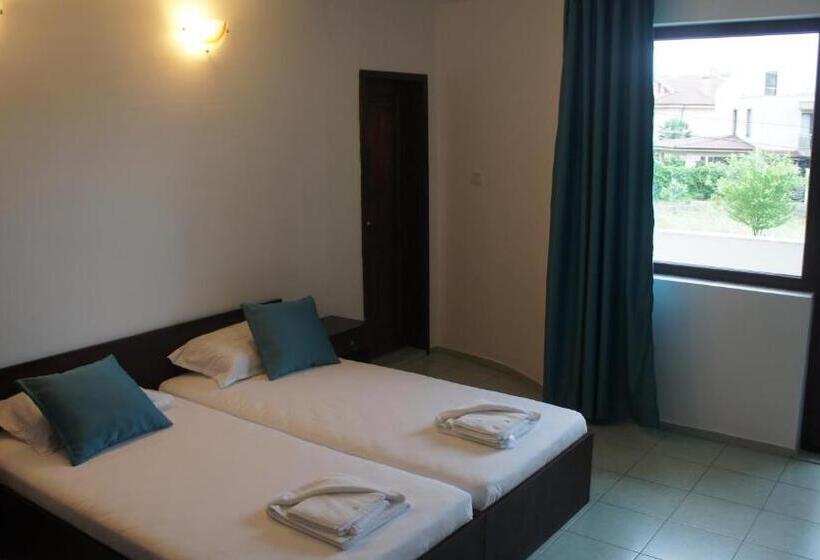 بنسيون къща за гости валена град черноморец