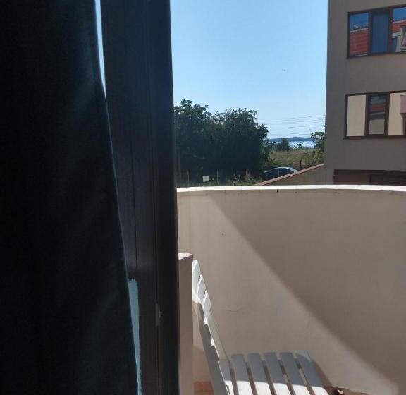 بنسيون къща за гости валена град черноморец