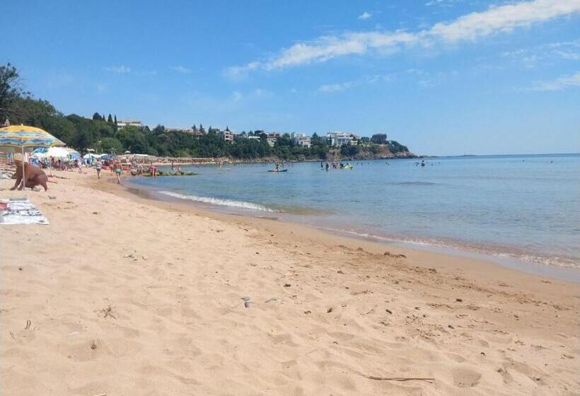 بنسيون къща за гости валена град черноморец