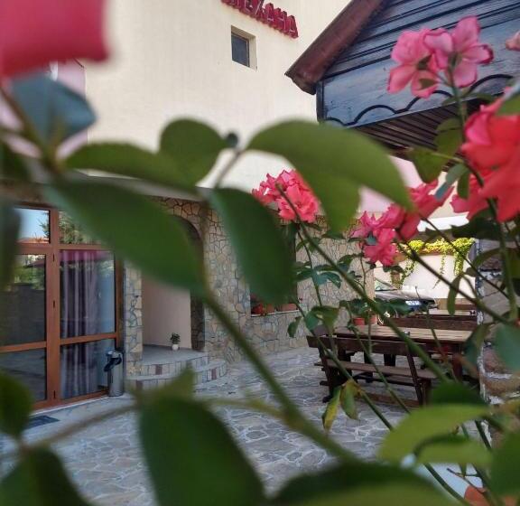 بنسيون къща за гости валена град черноморец