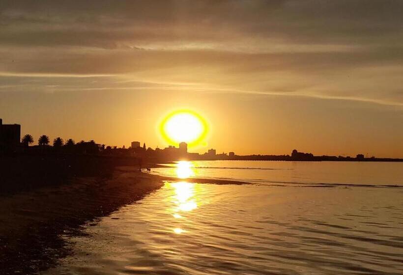 Beautiful Apartment 100mts Near The Beach In Port Melbourne