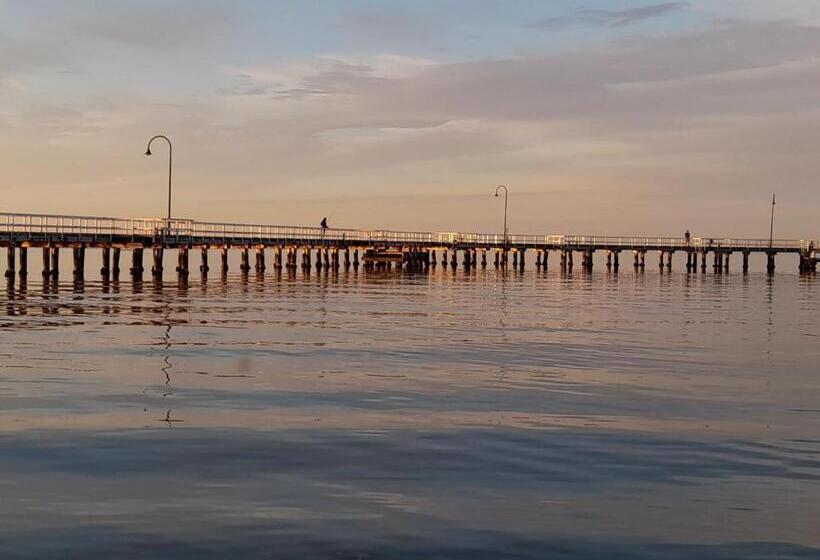 Beautiful Apartment 100mts Near The Beach In Port Melbourne