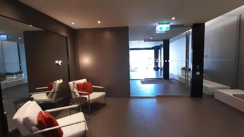 Beautiful Apartment 100mts Near The Beach In Port Melbourne