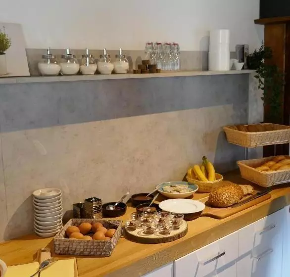 تختخواب و صبحانه Pension & Ferienwohnungen Haus Edelweiß