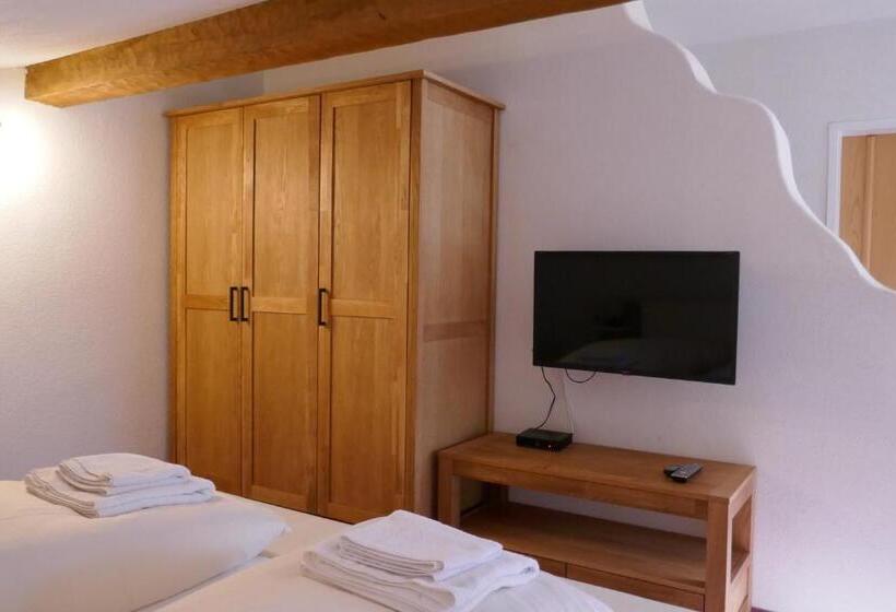 Bed and Breakfast Pension & Ferienwohnungen Haus Edelweiß