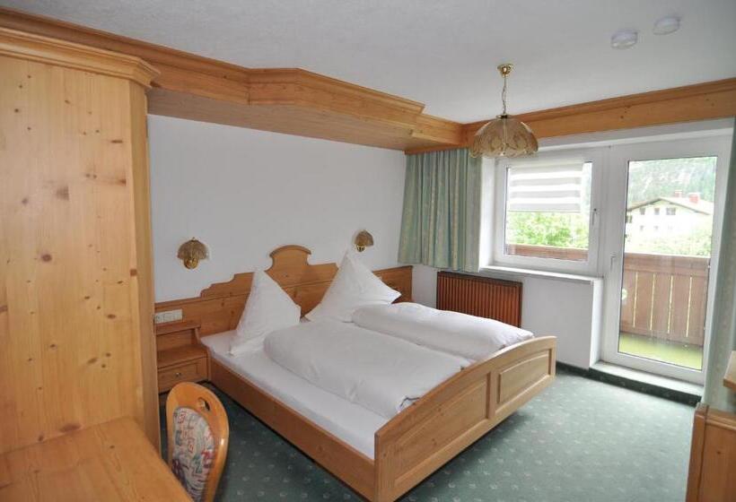 Bed and Breakfast Pension & Ferienwohnungen Haus Edelweiß