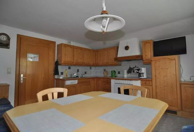 تختخواب و صبحانه Pension & Ferienwohnungen Haus Edelweiß