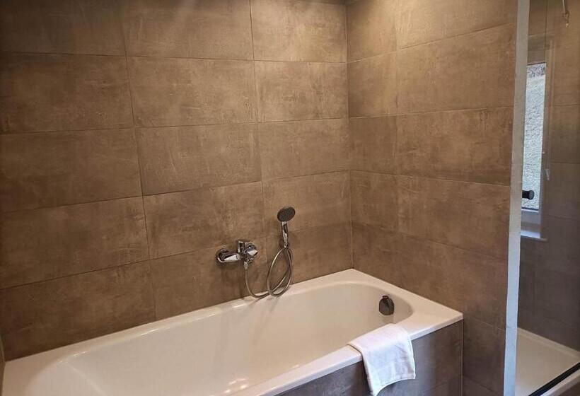 Bed and Breakfast Pension & Ferienwohnungen Haus Edelweiß