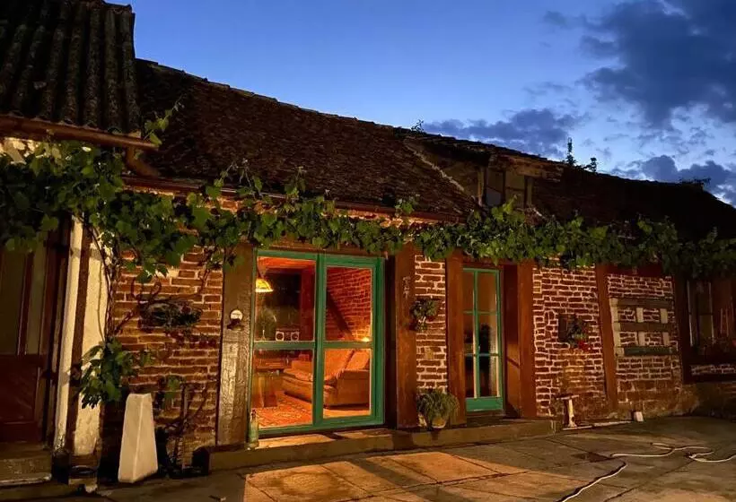 Casa Din Colțul Cetății