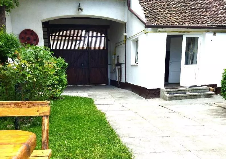 Casa Din Colțul Cetății