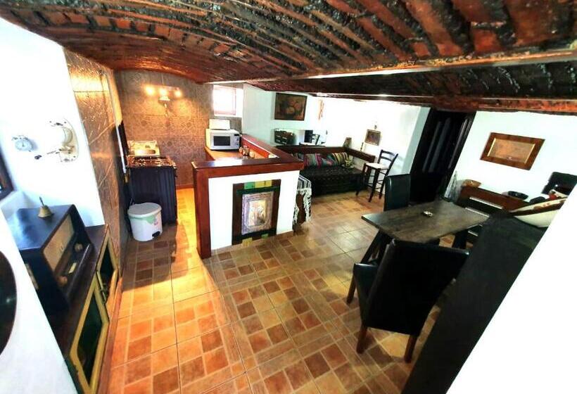 Casa Din Colțul Cetății