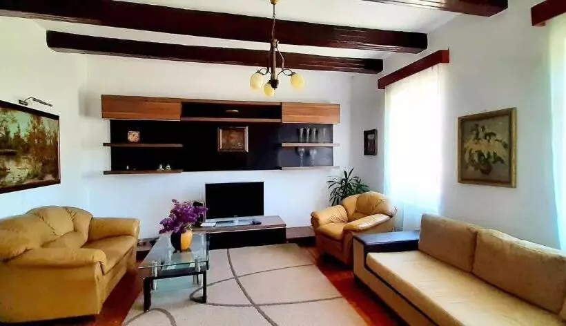 Casa Din Colțul Cetății