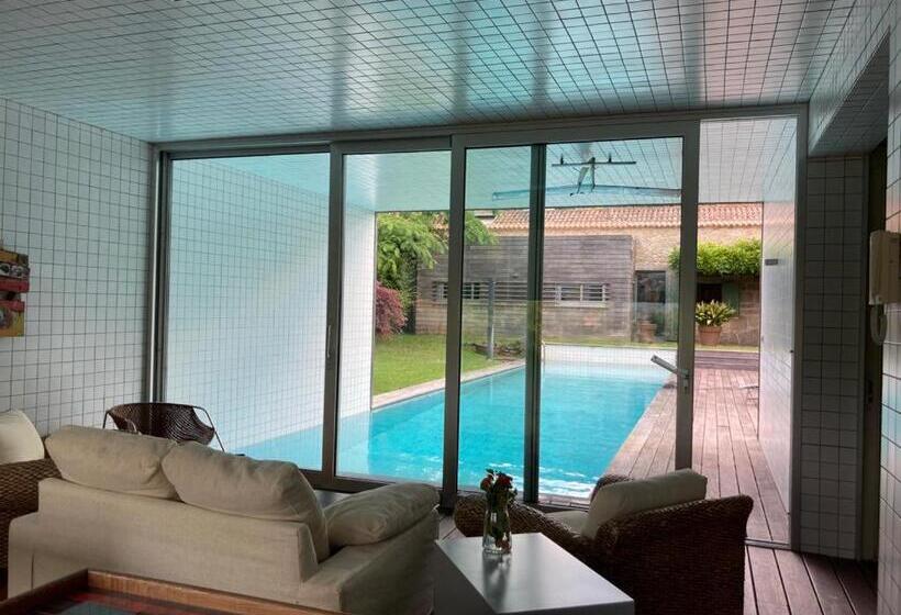 Espectacular Villa En Mondariz, Casa Mirabal