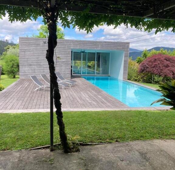 Espectacular Villa En Mondariz, Casa Mirabal
