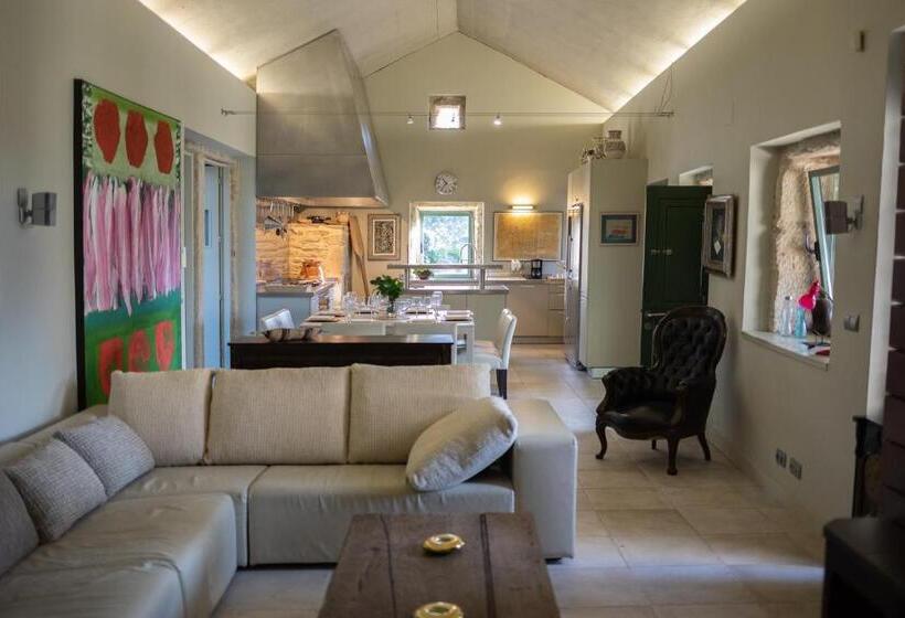 Espectacular Villa En Mondariz, Casa Mirabal