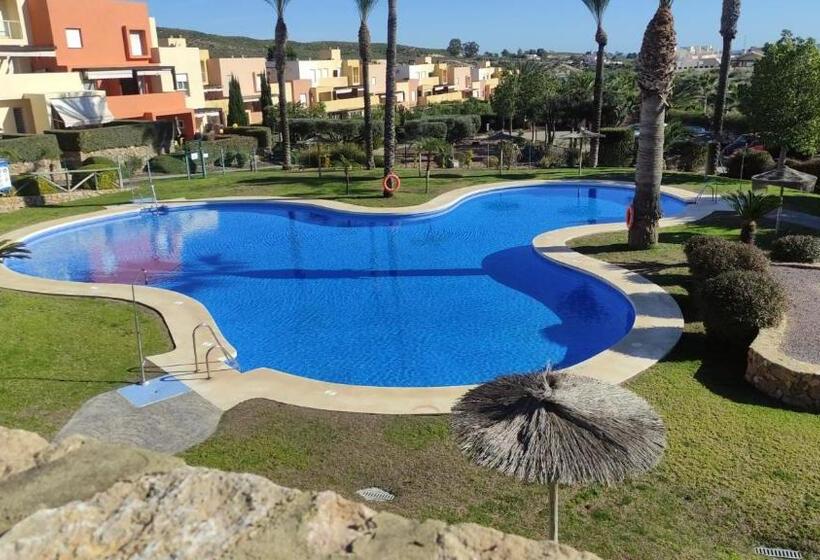 Luminoso Y Tranquilo Apartamento Con Jardin En Campo De Golf Valle Del Este