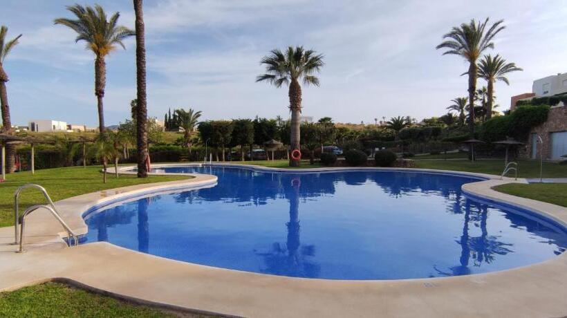 Luminoso Y Tranquilo Apartamento Con Jardin En Campo De Golf Valle Del Este