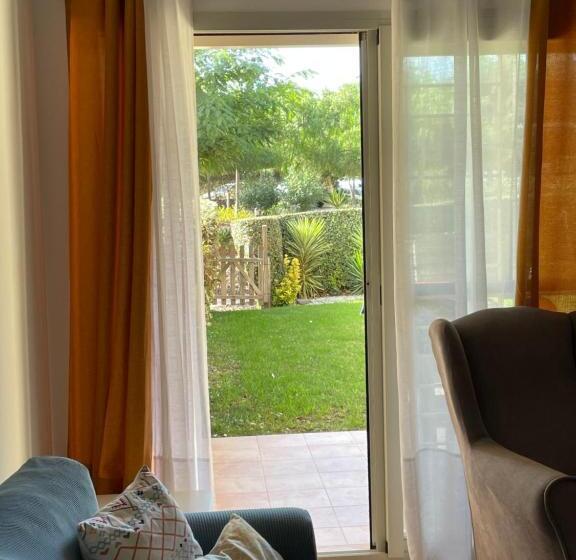 Luminoso Y Tranquilo Apartamento Con Jardin En Campo De Golf Valle Del Este