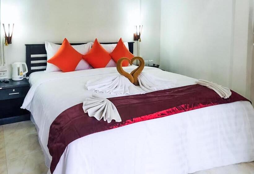 Resort Chareena Beachside