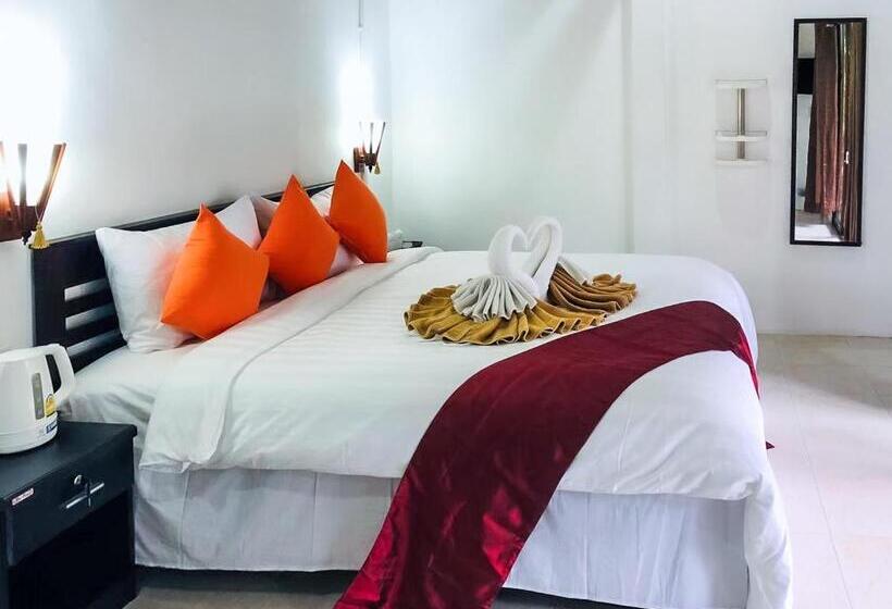 Resort Chareena Beachside