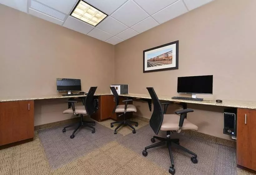 ホテル Comfort Inn & Suites Avera Southwest