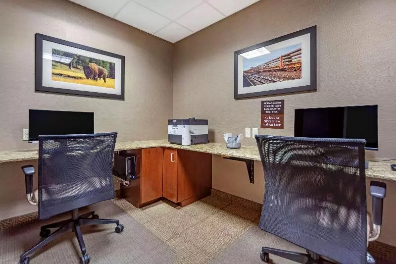 ホテル Comfort Inn & Suites Avera Southwest