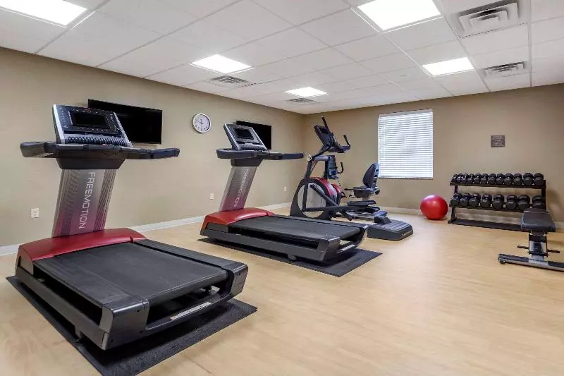 ホテル Comfort Inn & Suites Avera Southwest