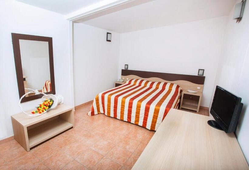 فندق Green Paradise Resort