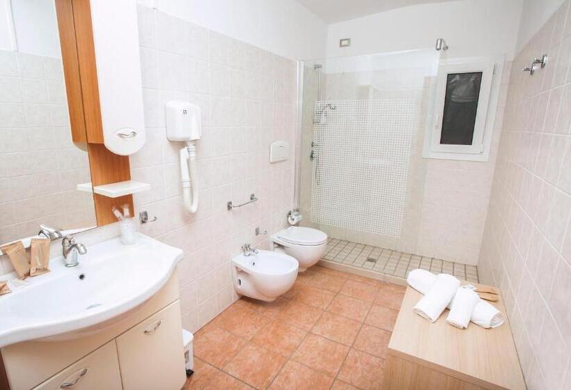 فندق Green Paradise Resort