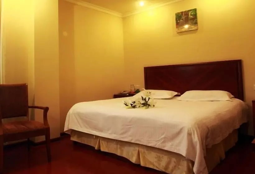 Hotel Greentree Inn Jinan Bus Terminal Station Express