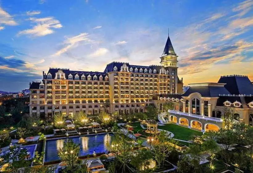 Hotel Hilton Qingdao Golden Beach