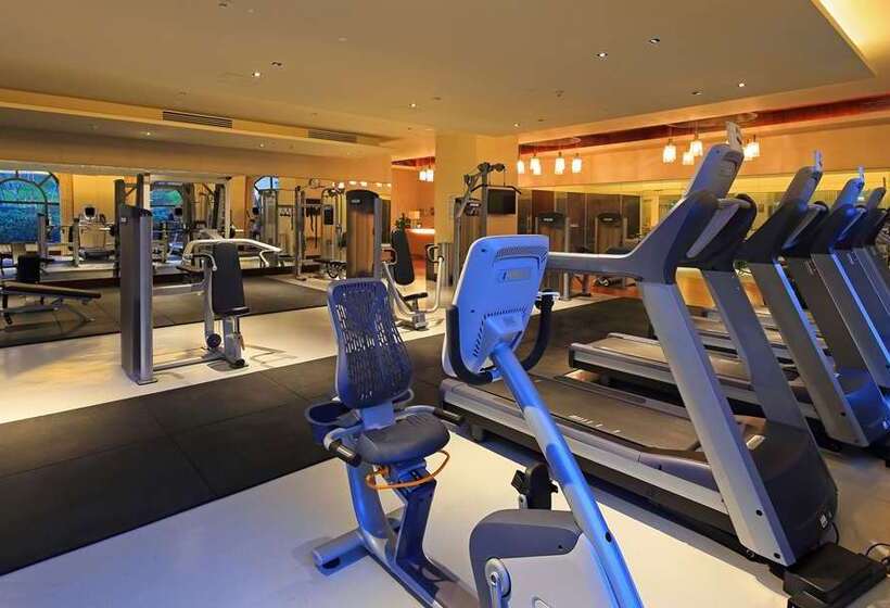 فندق Hilton Qingdao Golden Beach