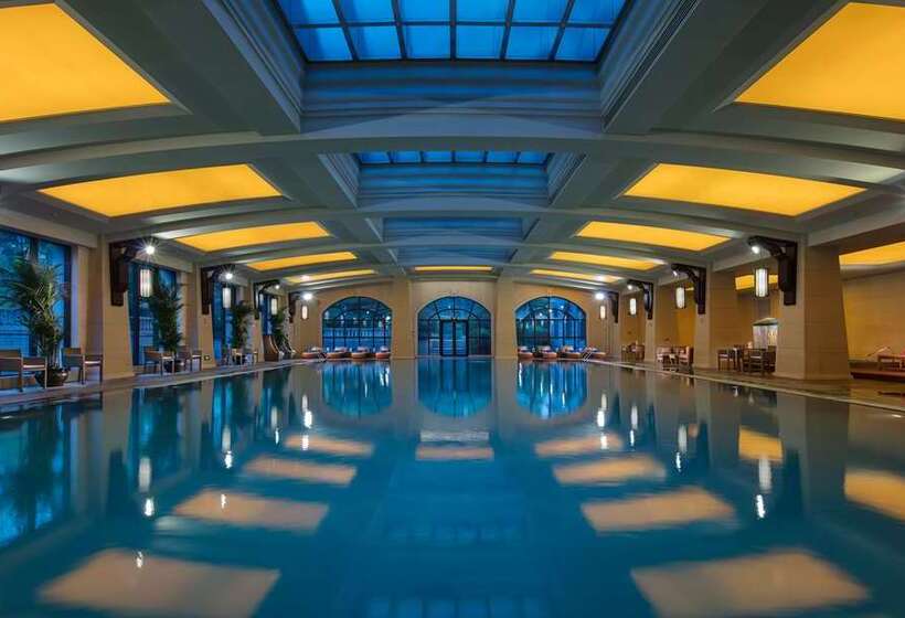 فندق Hilton Qingdao Golden Beach