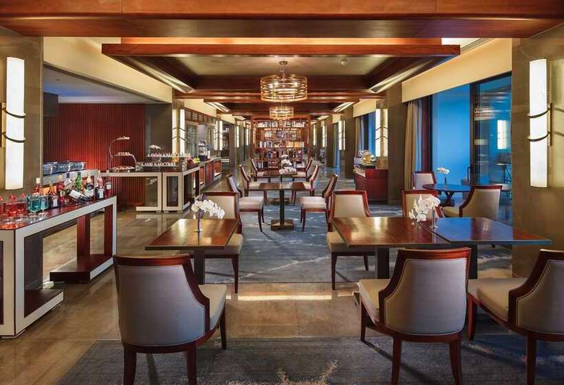 فندق Hilton Qingdao Golden Beach