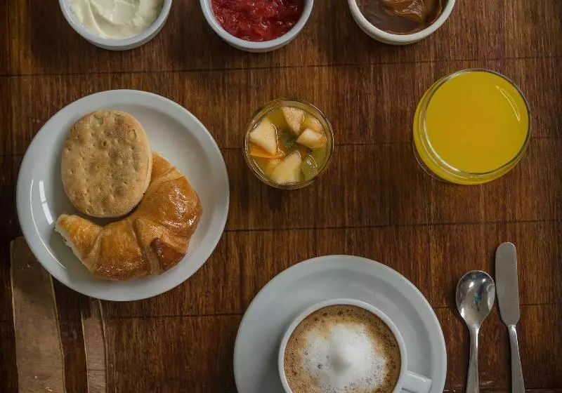 Howard Johnson Hotel Yerba Buena