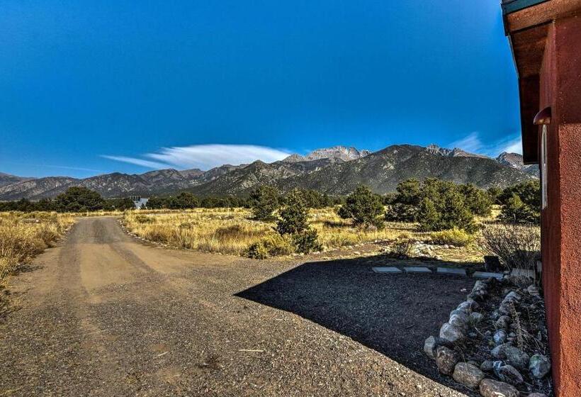 Cozy Remote Retreat • Mountain Views • Stargazing