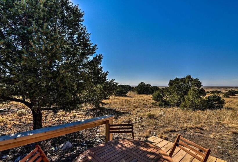 Cozy Remote Retreat • Mountain Views • Stargazing