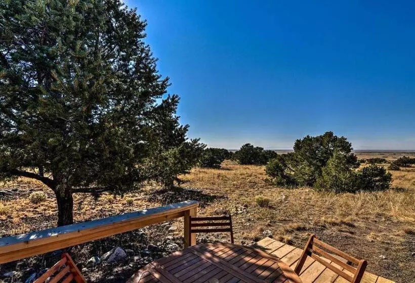 Cozy Remote Retreat • Mountain Views • Stargazing