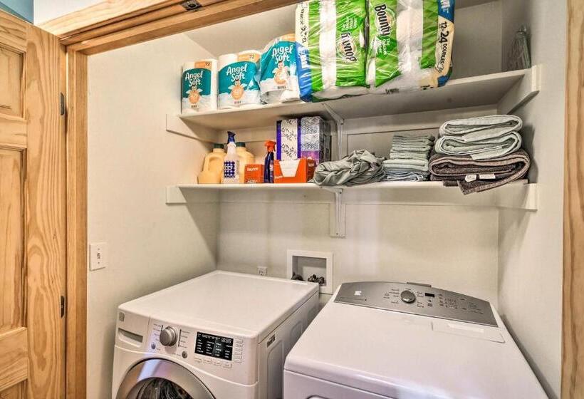 Cozy Remote Retreat • Mountain Views • Stargazing