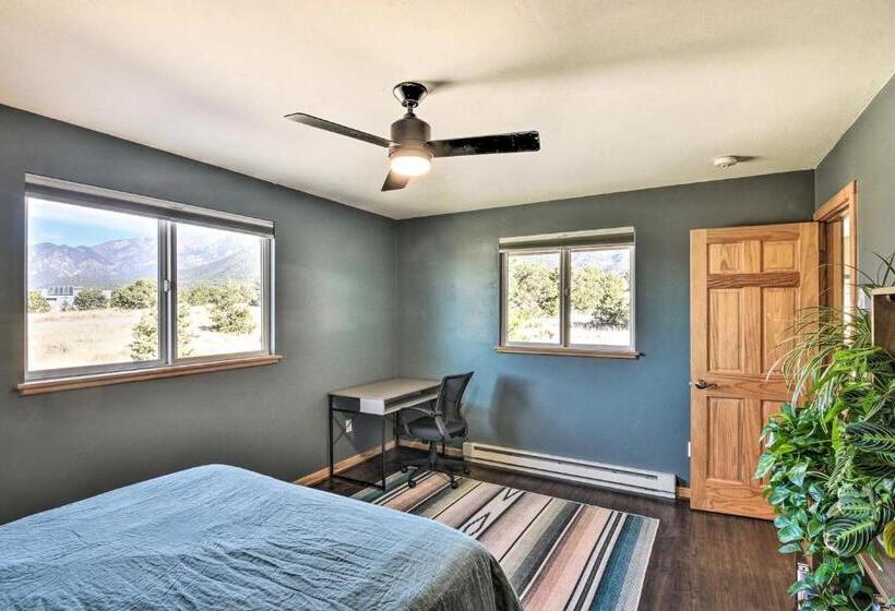 Cozy Remote Retreat • Mountain Views • Stargazing