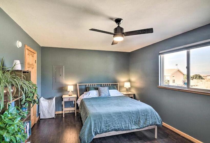 Cozy Remote Retreat • Mountain Views • Stargazing