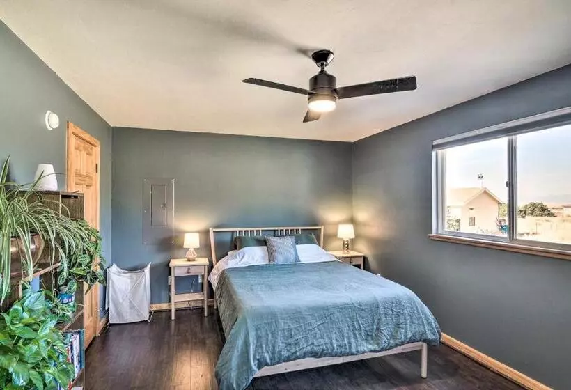 Cozy Remote Retreat • Mountain Views • Stargazing