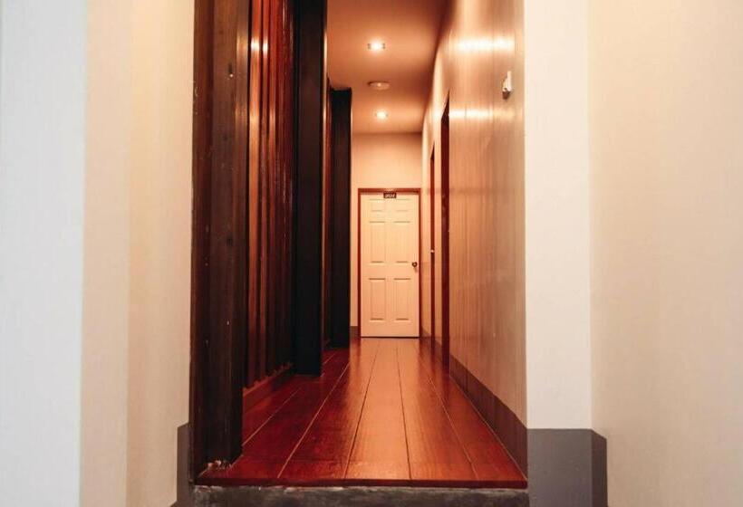 Отель The Caspar