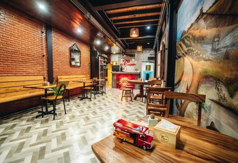 Отель The Caspar