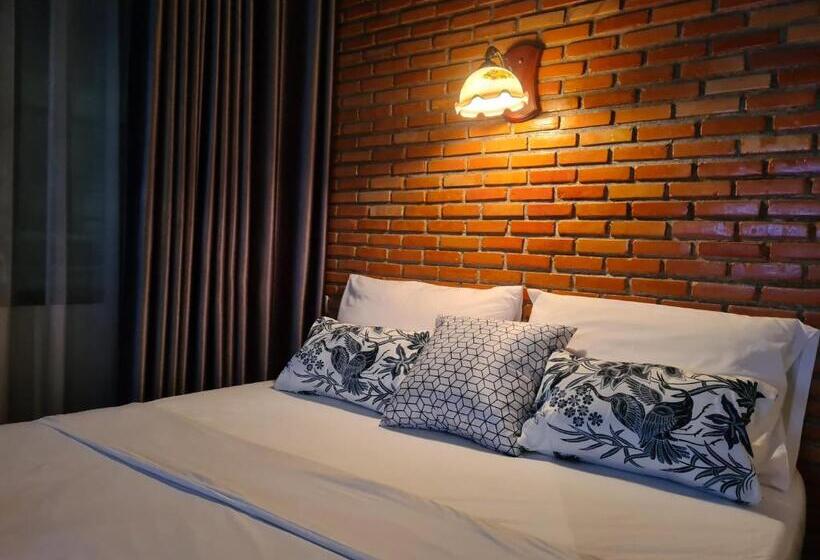 Отель The Caspar