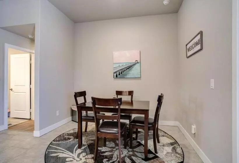 Milano Lodge   Cozy Retreat